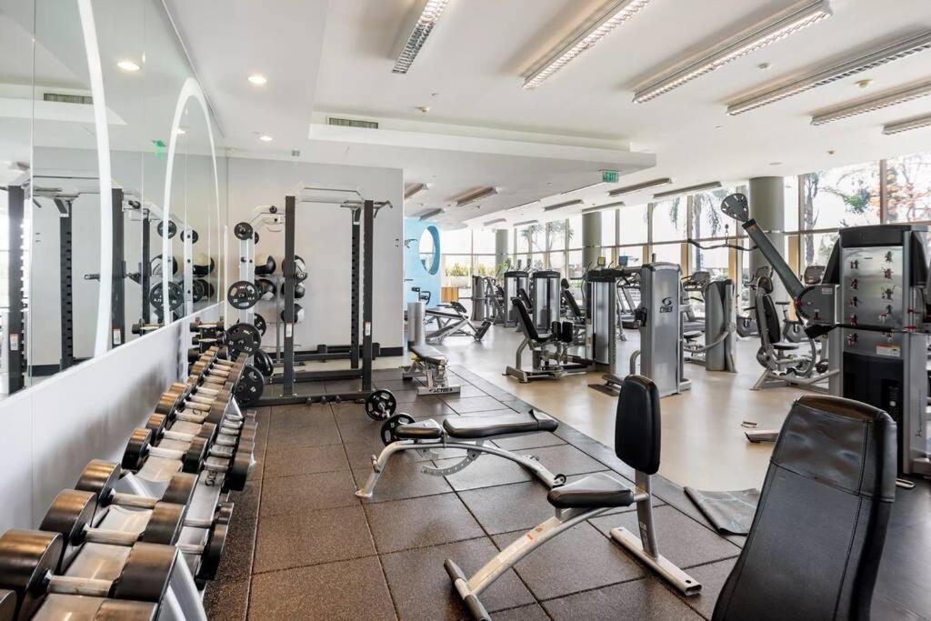 شقة Lovely Upscale High Rise Private Parking & Pool لوس أنجلوس المظهر الخارجي الصورة