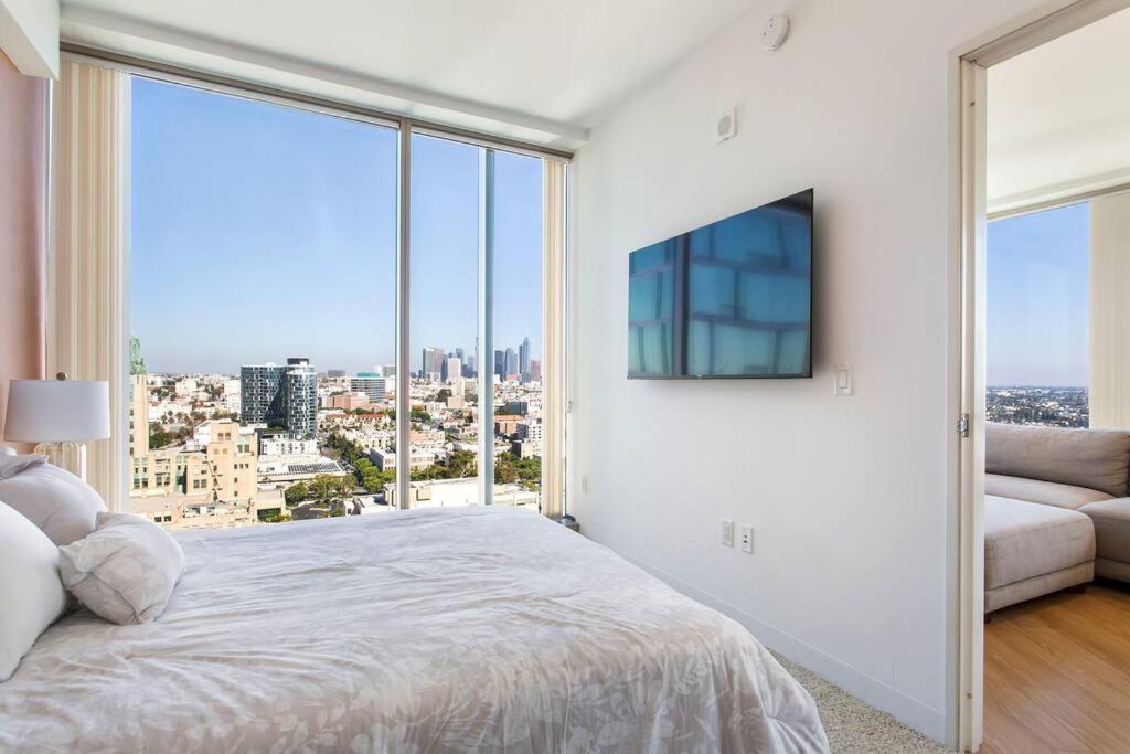 شقة Lovely Upscale High Rise Private Parking & Pool لوس أنجلوس المظهر الخارجي الصورة