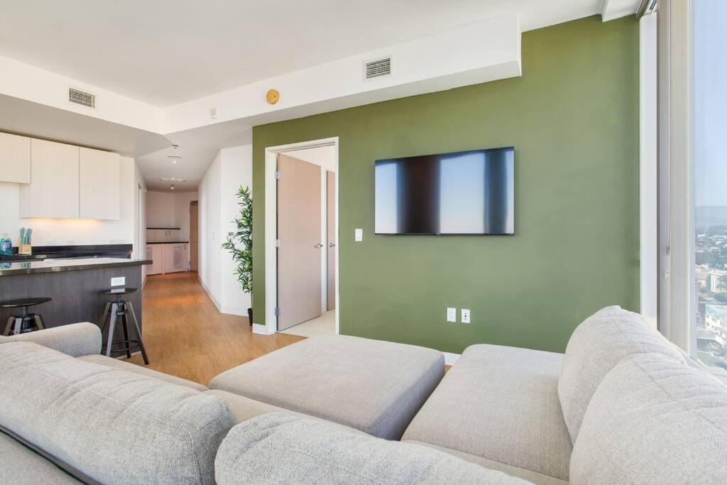 شقة Lovely Upscale High Rise Private Parking & Pool لوس أنجلوس المظهر الخارجي الصورة