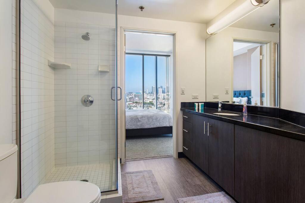 شقة Lovely Upscale High Rise Private Parking & Pool لوس أنجلوس المظهر الخارجي الصورة