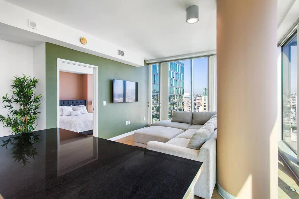 شقة Lovely Upscale High Rise Private Parking & Pool لوس أنجلوس المظهر الخارجي الصورة